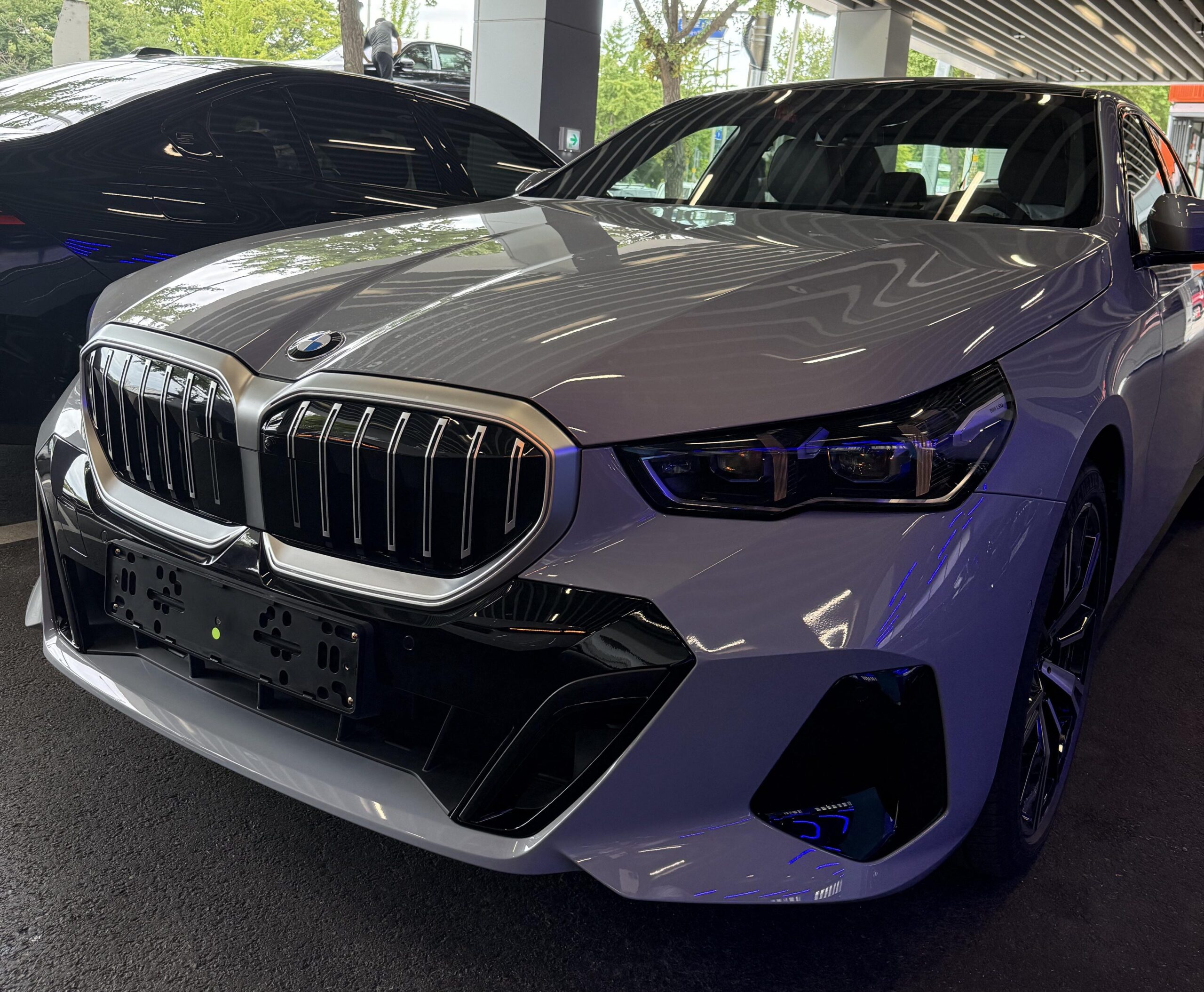 BMW 520i M 스포츠와 530i xDrive M 스포츠 주요 옵션 및 성능 차이 비교